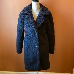 UNIQLO black sherpa coat